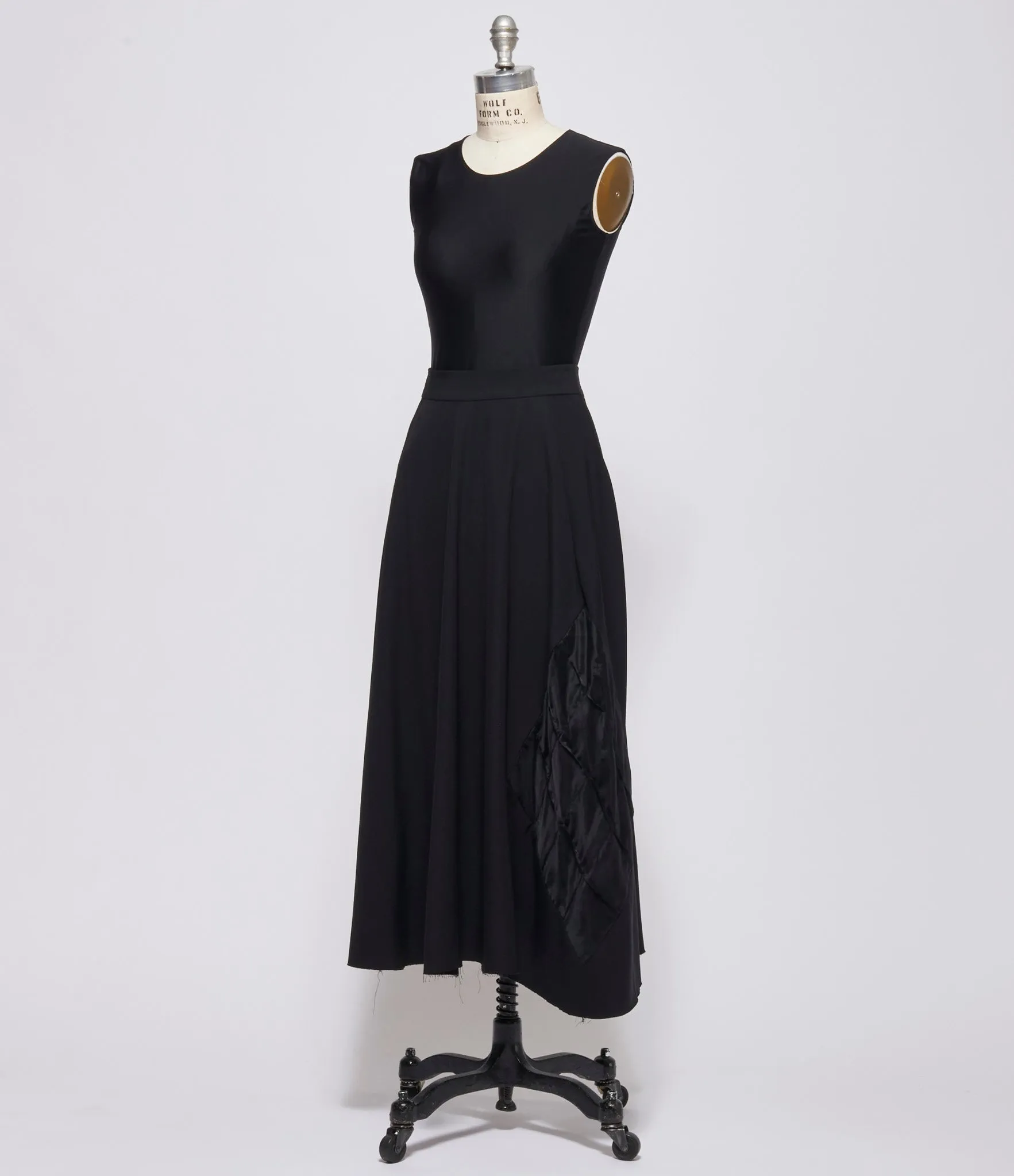 A Tentative Atelier Women Geno Black Skirt