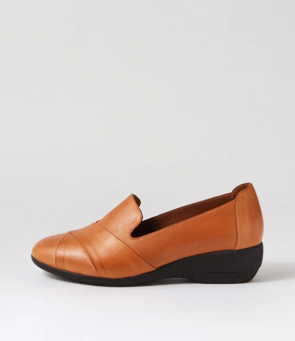 DIANA FERRARI Graced Tan Leather Wedges