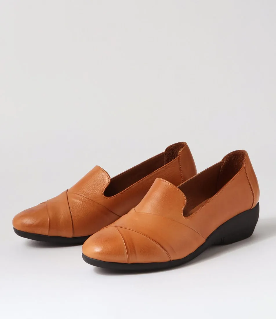 DIANA FERRARI Graced Tan Leather Wedges