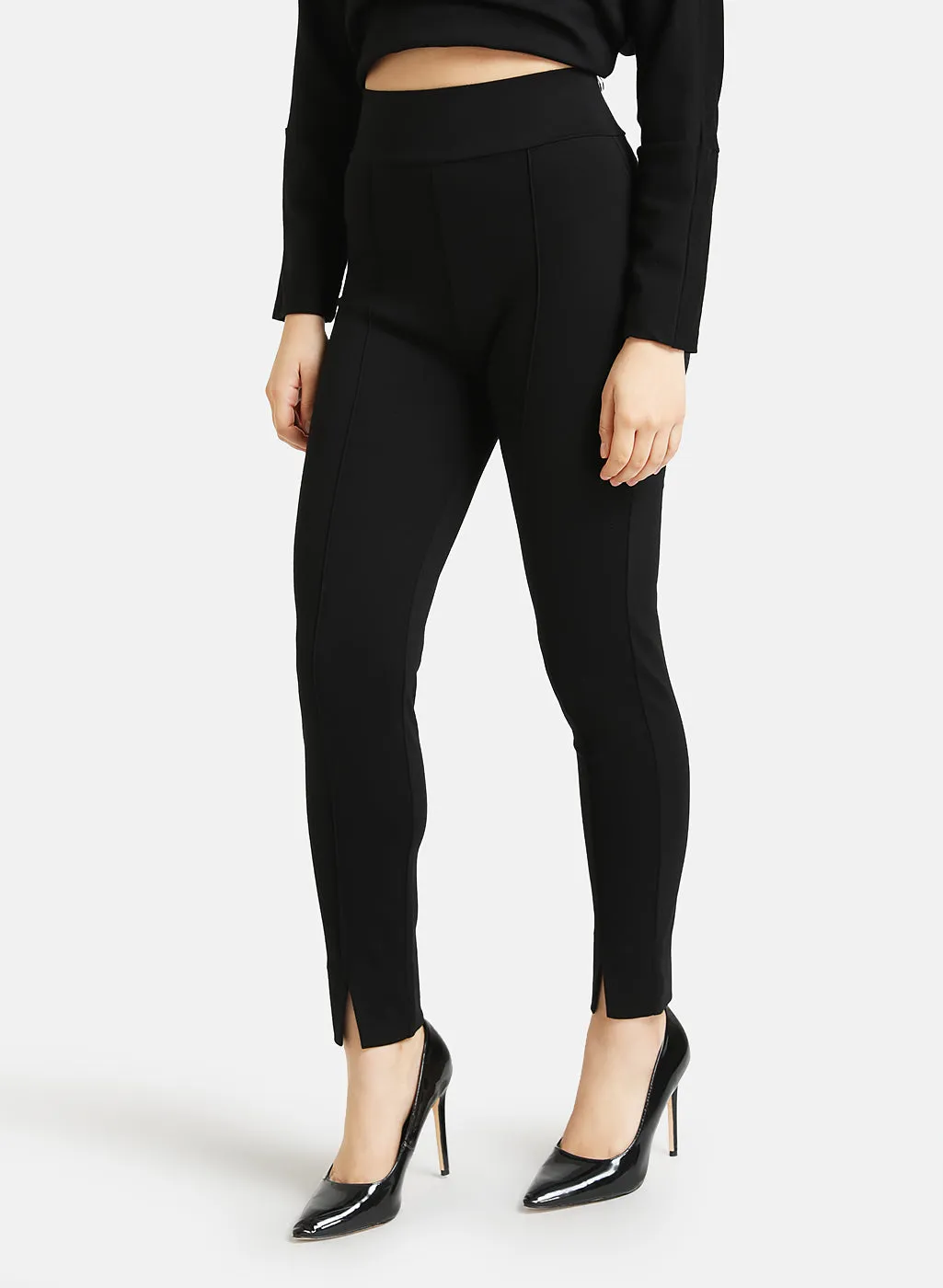 Jegging With Hem Slit Detail