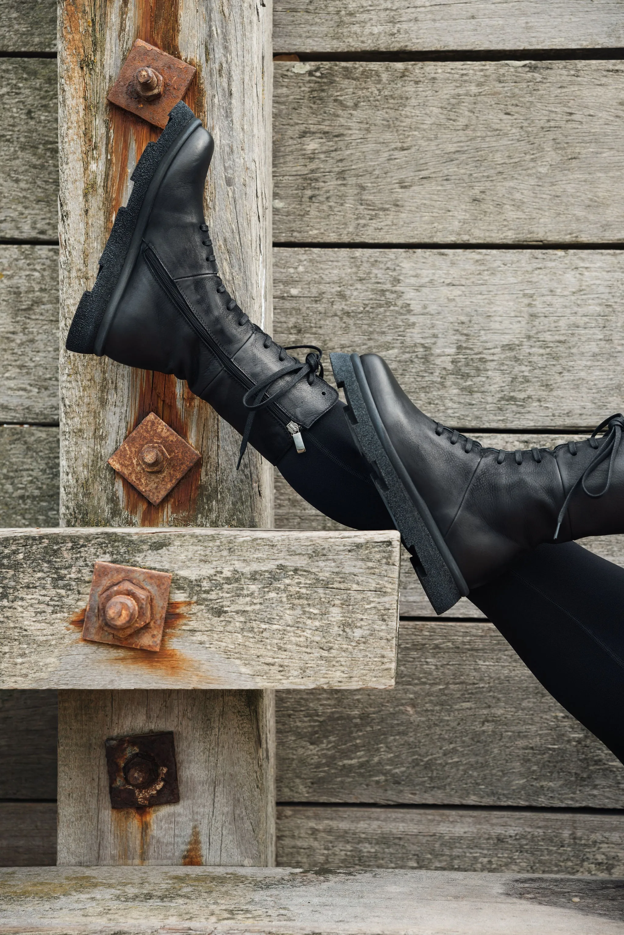 LOFINA - Mid Leather Boot - Black